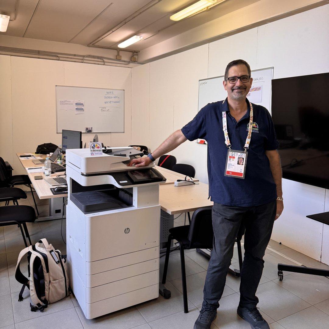 Fotocopiatrice HP e assistenza EcoStampa nella sala del villaggio olimpico
